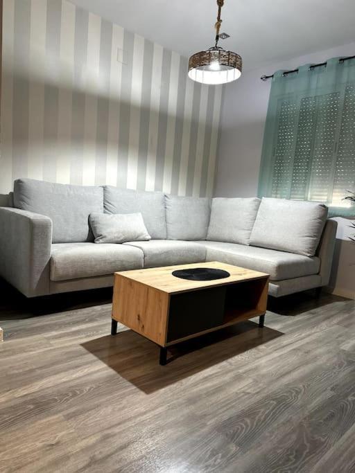 Apartamento Turistico Ohana Nani กอร์โดบา ภายนอก รูปภาพ