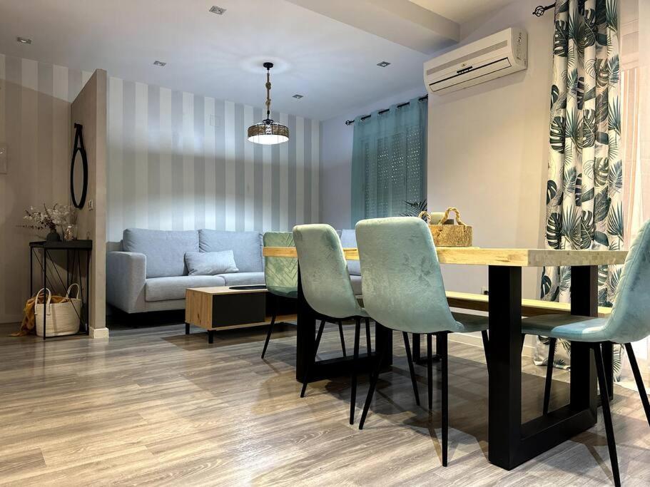 Apartamento Turistico Ohana Nani กอร์โดบา ภายนอก รูปภาพ