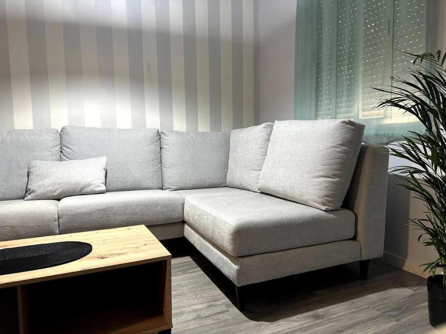 Apartamento Turistico Ohana Nani กอร์โดบา ภายนอก รูปภาพ
